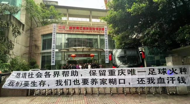 从5年前市场数据来看，票房跟豆瓣评分经常负相关，但这几年每年都在改变，如今，票房高的电影作品，其质量也达到了一个比较高的高度，市场和艺术慢慢趋向平衡